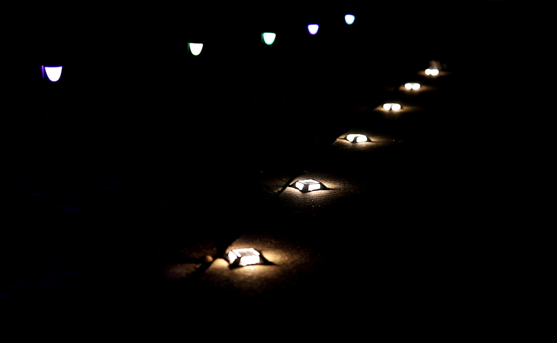A plataforma solar impermeável ilumina luzes postas solares da etapa da escada do diodo emissor de luz para a entrada de automóveis/Rodeside/jardim