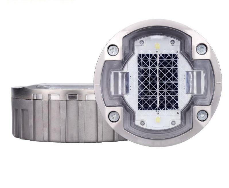 Rodas solares com uma variedade de cores de luz LED para melhorar a visibilidade da estrada