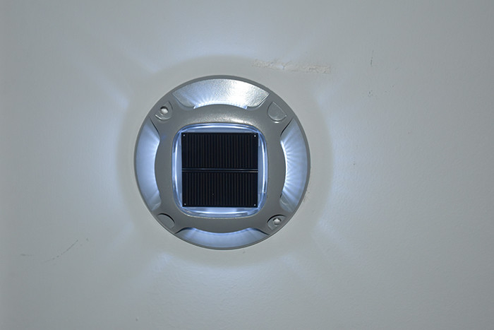Lâmpada solar de terraço à prova d'água exterior Marcador de jardim Lâmpada LED Solar Dock Luz subterrânea