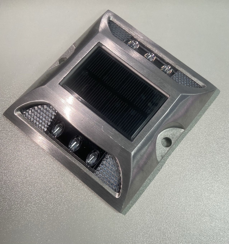 114*105*23mm Liga de alumínio PC IP68 Rodas solares com temperatura de funcionamento de -40°C a 85°C
