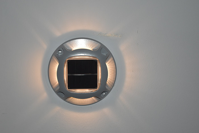 Lâmpada solar para jardim para patio Escalões de jardim exterior Lâmpada de trilho de jardim Lâmpada de vedação solar