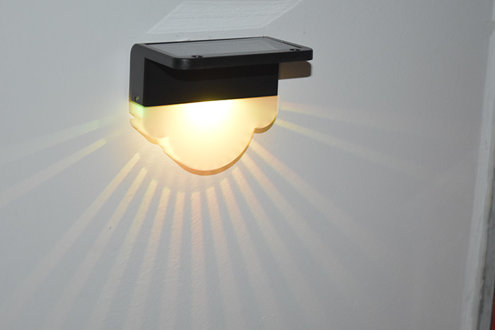 Área exterior à prova d'água Solar Jardim vedação Luz Multicolor Solar LED Portão Pilar Luz Para Jardim