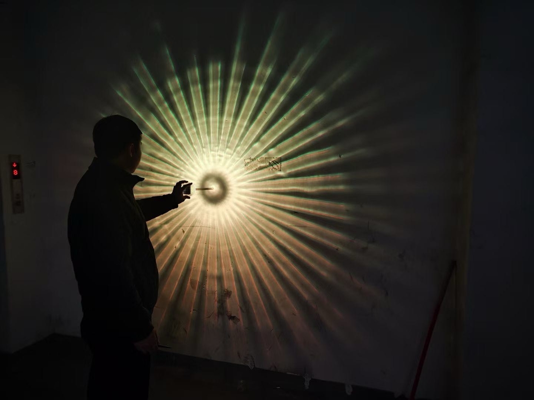 Luzes de jardim LED a energia solar com nível de resistência à água IP65 e intensidade de luz de 10LM para caminhos ao ar livre