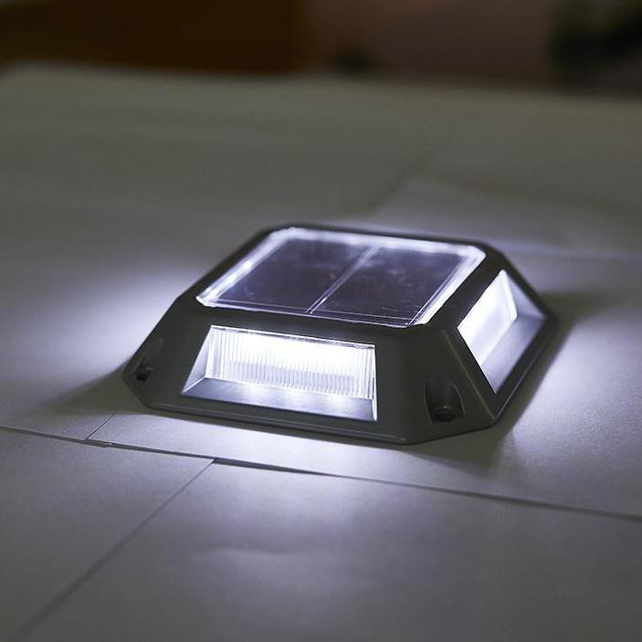 Lâmpada solar LED de doca com instalação de parafuso Branca quente / branca fria Cor branca leve A 215g
