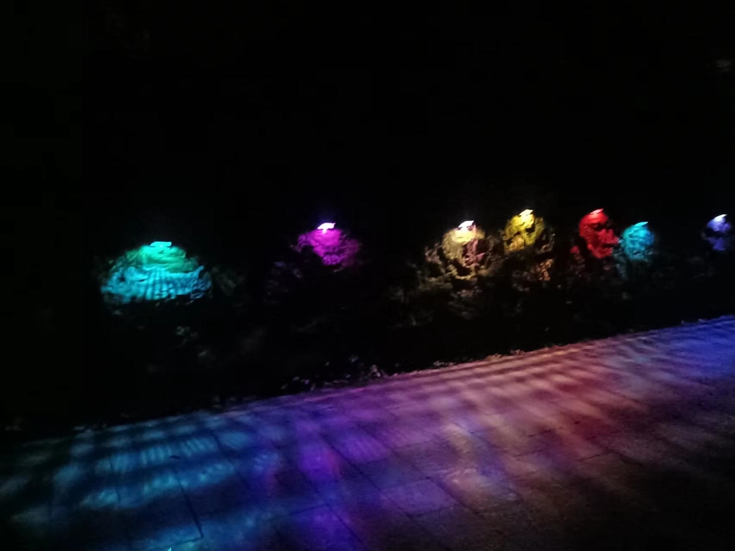 Lâmpadas LED de jardim duráveis 150g com bateria Ternar Bateria de lítio 3.7V / 51200MAH