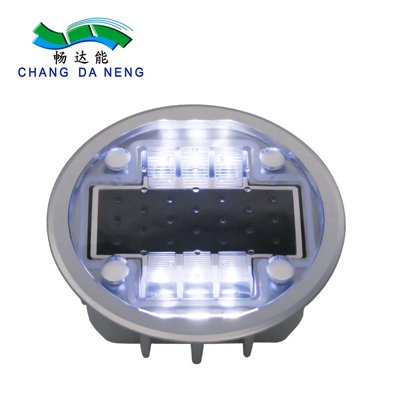 2V Voltage LED Solar Road Studs IP68 para ambientes de temperatura e pressão
