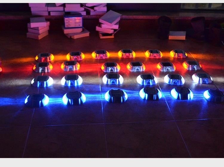 Alumínio resistente à água IP68 Refletores laterais solares da estrada Luzes Marcador Luzes de estribo solar