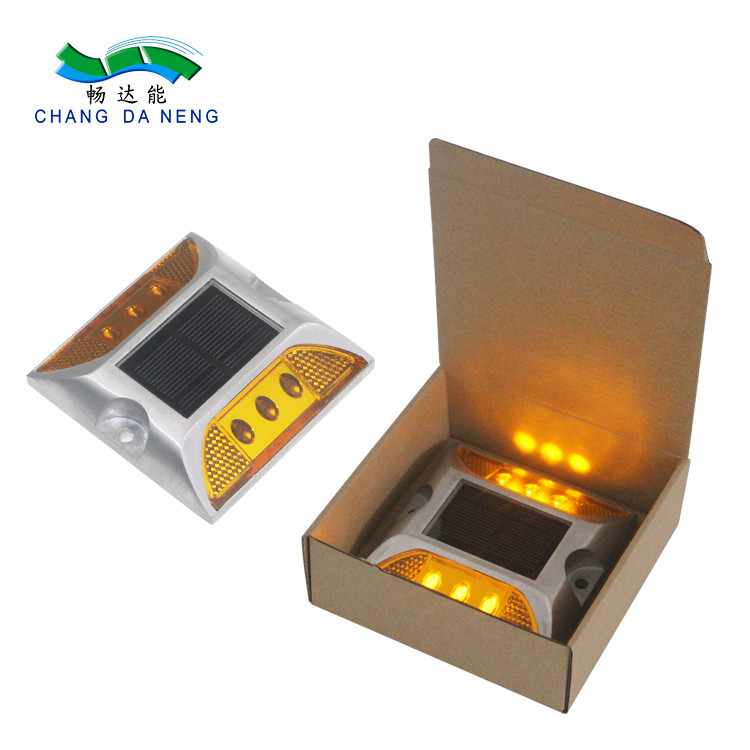 Temperatura de trabalho -20°C 60°C Rodas solares para estradas com resistência à água IP67 e longa vida útil ≥ 30000h