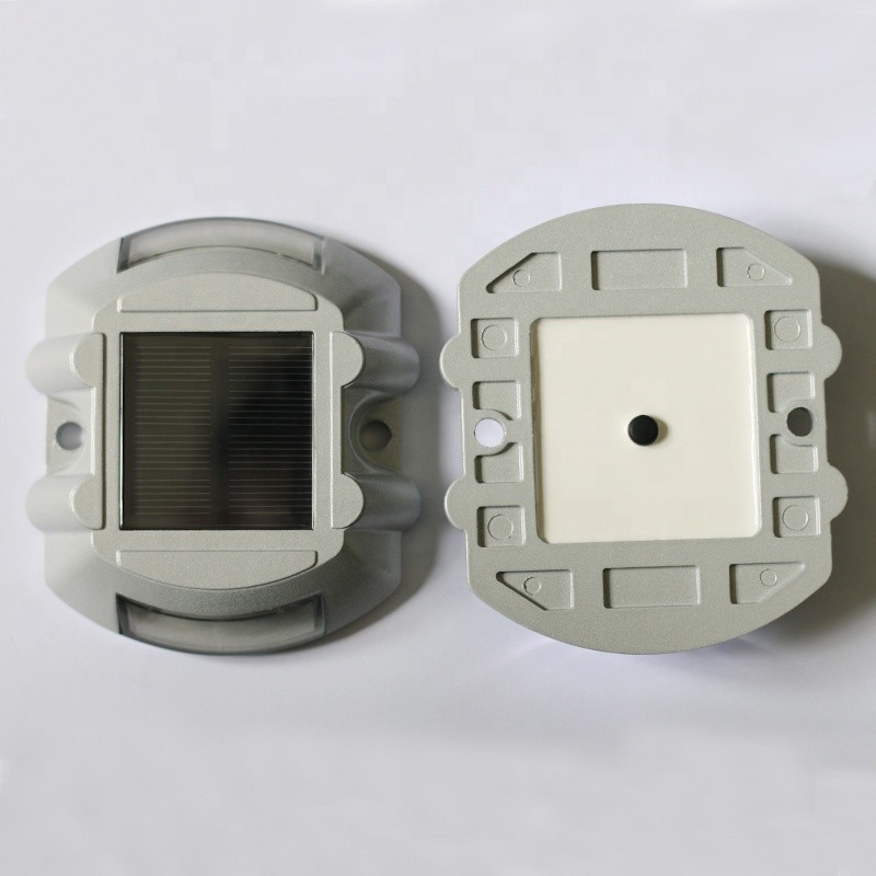Material de alumínio de alto brilho LED Cat Eye Solar Road Stud com bom serviço Luzes de doca solar