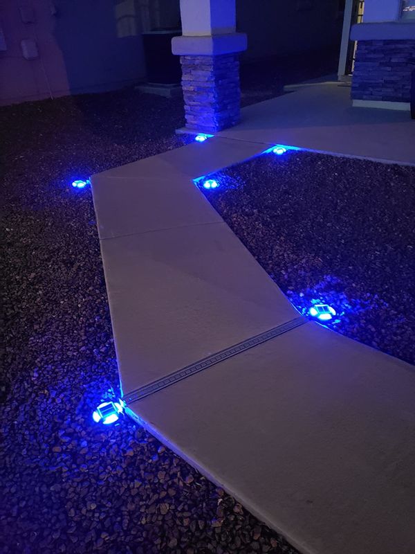 Rodoviário solar branco quente com 12 LEDs para segurança no trânsito e iluminação de estrada